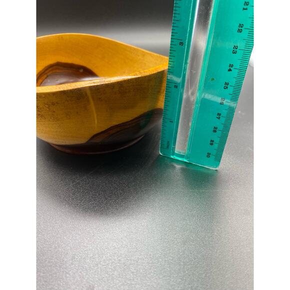 Beautiful small two tone hand‎ turned wood bowl - Picture 5 of 7